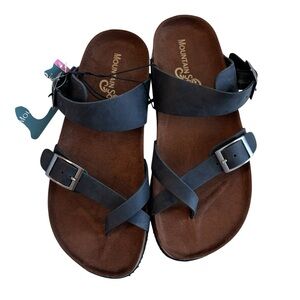 Mountain Sole Black Leather Sandals Women’s Size 6 New With Tag